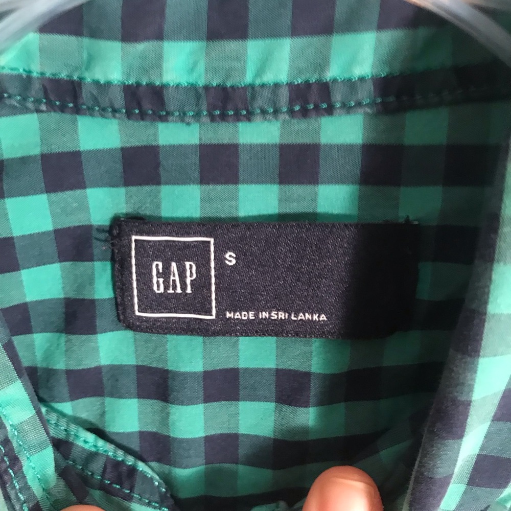 Gap button Down - Picture 2 of 2